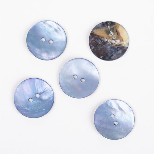 Image of shell button 20 mm, blue – available online at Charlotte's Fabrics