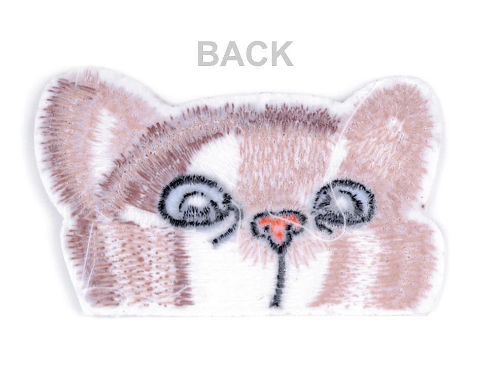 Image avec écusson thermocollant chat| 55 x 90 mm – disponible chez Šarlotes audumi