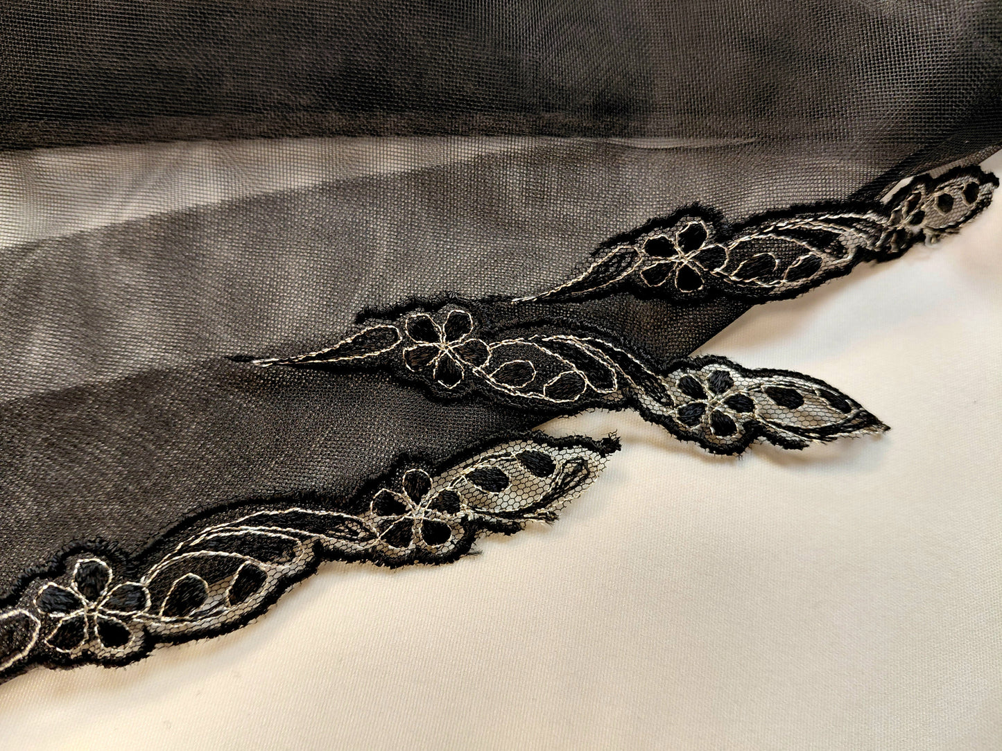 Attēls ar Ielāps/uzšuve 10 x 1,5 cm – pieejams Šarlotes audumi