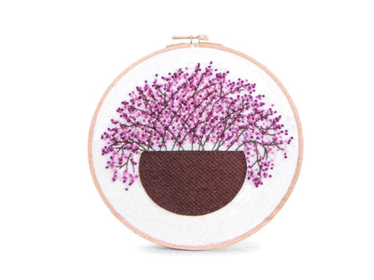 Image of embroidery gift set with printed motif – 15×20 cm - lilac – available at Šarlotes audumi