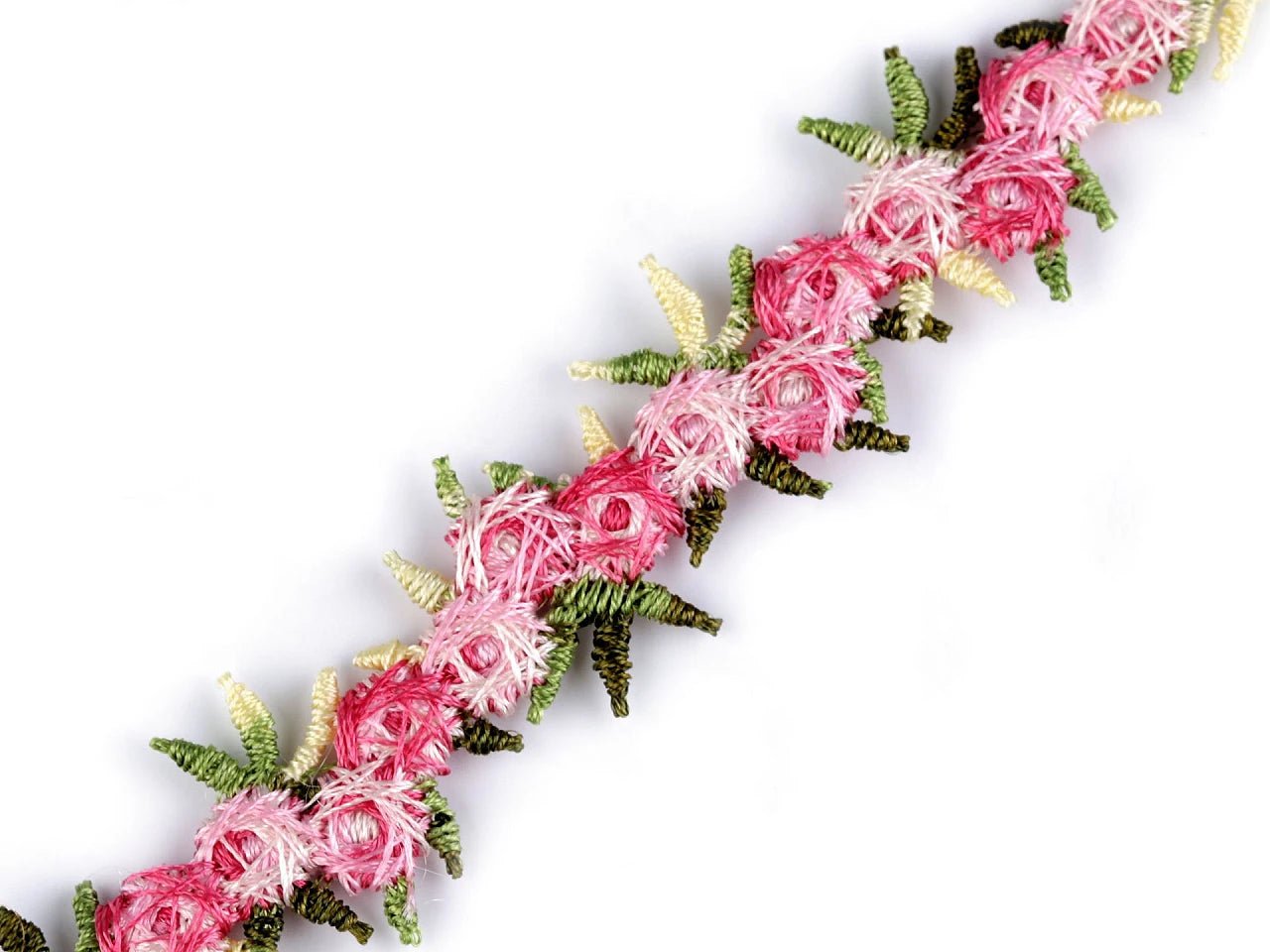 Ruban décoratif brodé avec fleurs 3D – 20 mm – disponible chez Šarlotes audumi