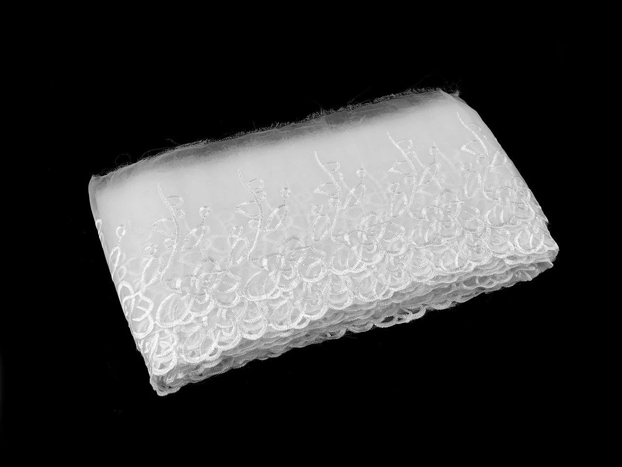 Dentelle brodée blanche - 13 cm