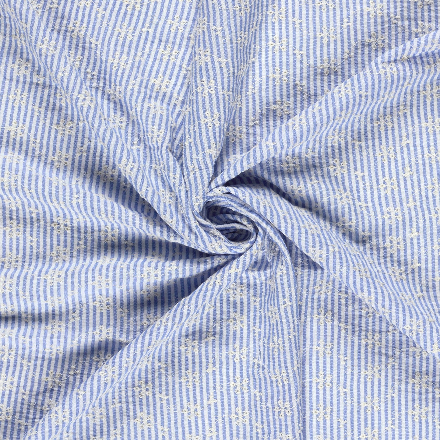 Image d’un tissu en coton brodé - motif fleuri blanc avec lignes 180 g/m² – disponible chez Šarlotes audumi