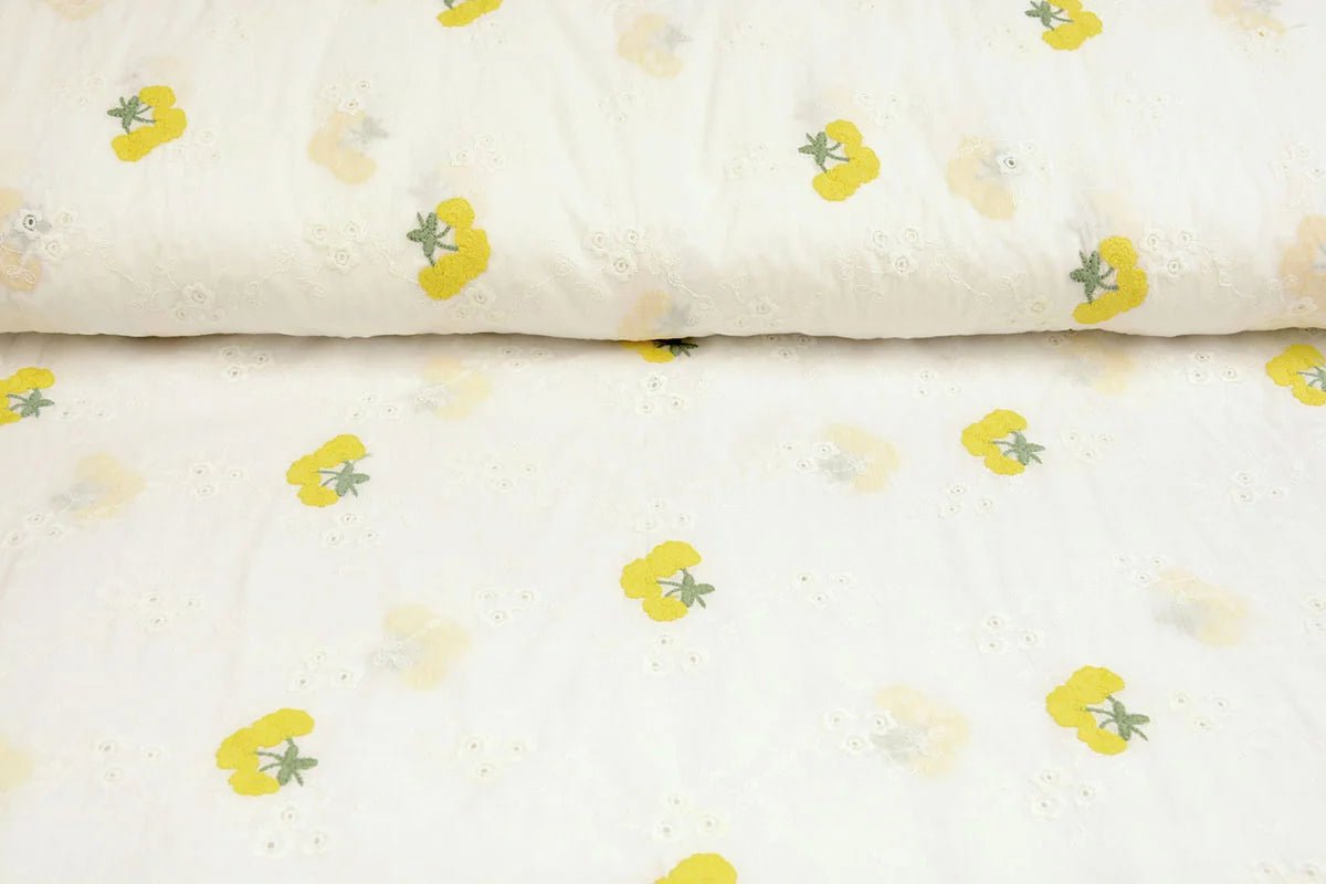 Bestickter Baumwollstoff - gelbe Blumen 110 g/m²