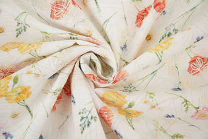Tissu en coton brodé - fleurs d'été 115 g/m² – disponible chez Šarlotes audumi