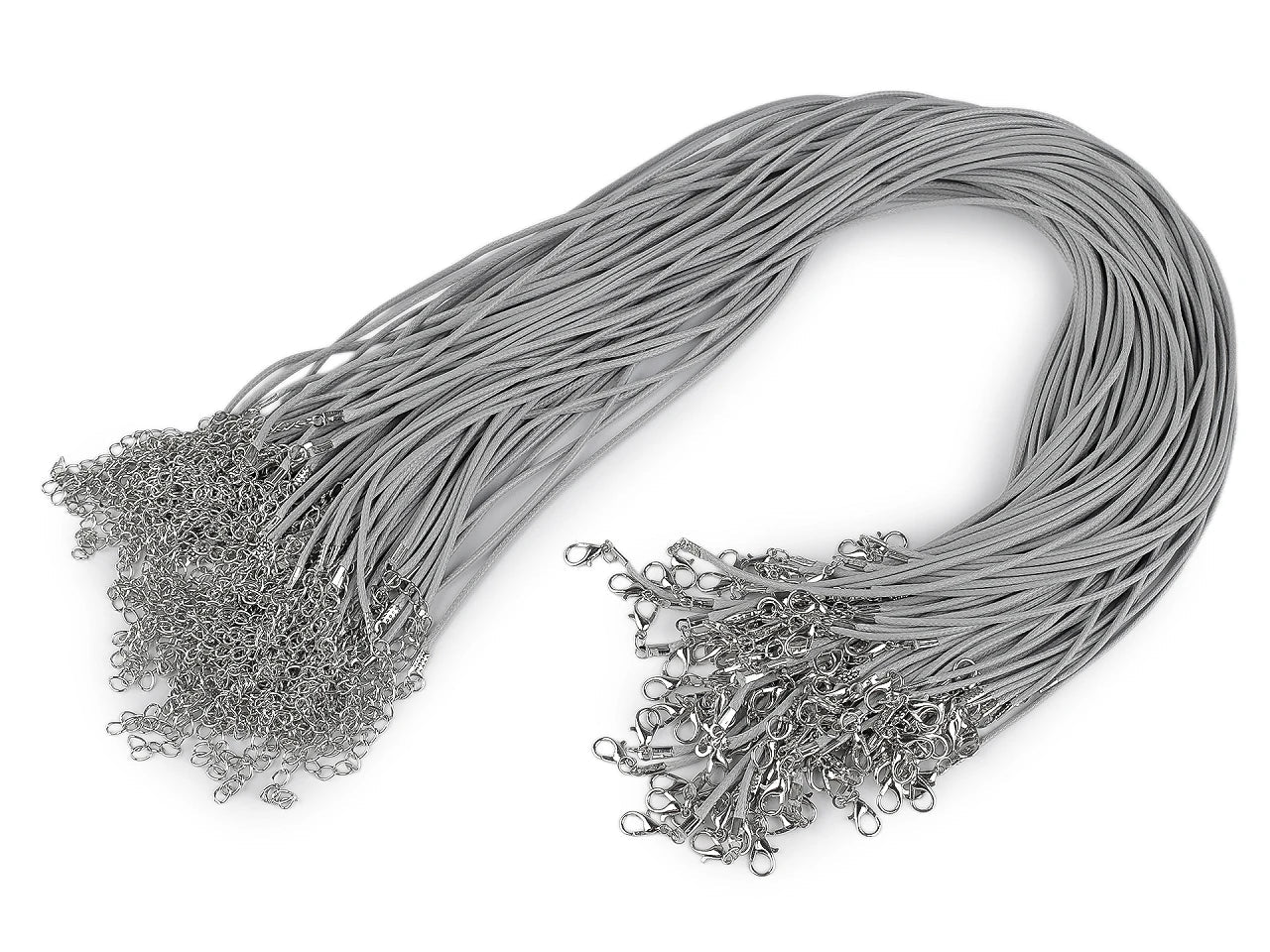 Image d’un cordon de collier avec mousqueton – base prête pour bijoux (45 cm) – disponible chez Šarlotes audumi