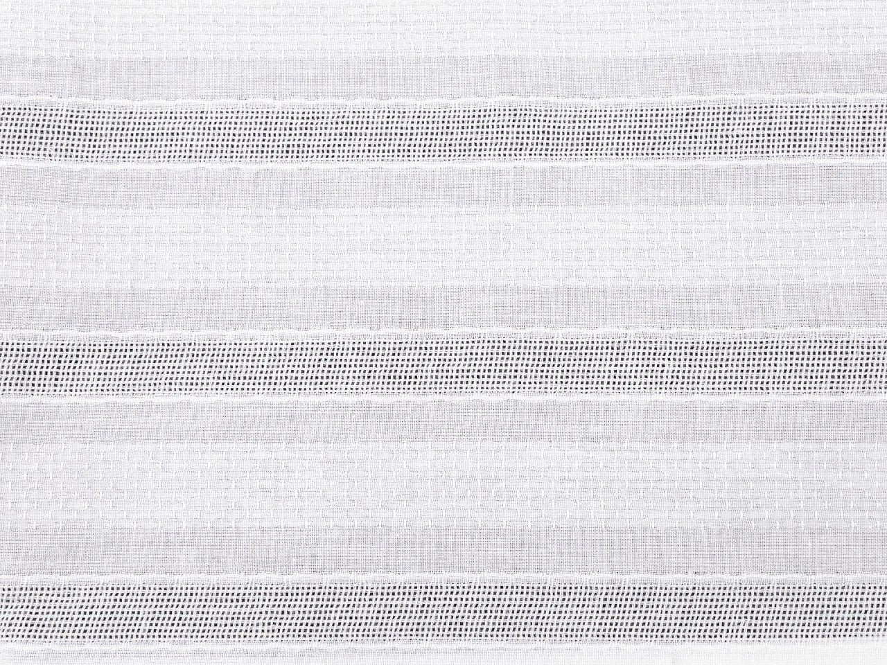 Image d’un tissu pour rideaux en coton 105 g/m² – disponible chez Šarlotes audumi