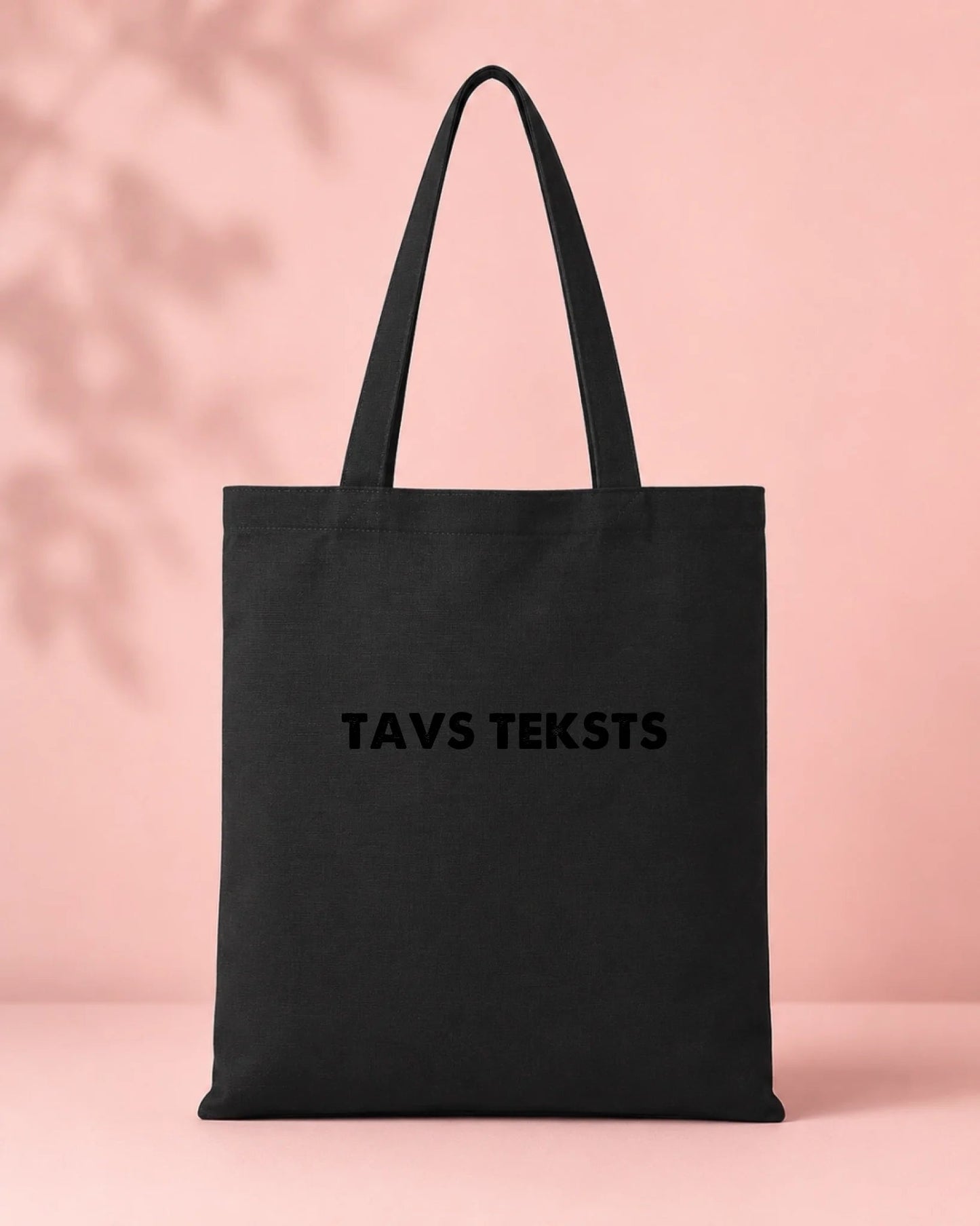Kuva mustasta puuvillakankaisesta pussista omalla tekstilläsi – saatavilla verkossa Šarlotes audumi