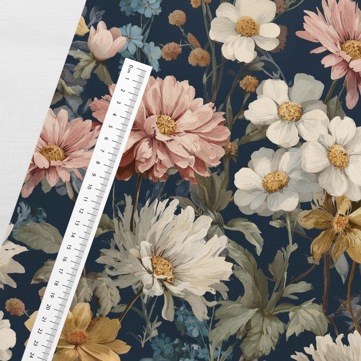 alt
Image avec maille bouclette en coton - Rêve floral 250 g/m² – disponible chez Šarlotes audumi