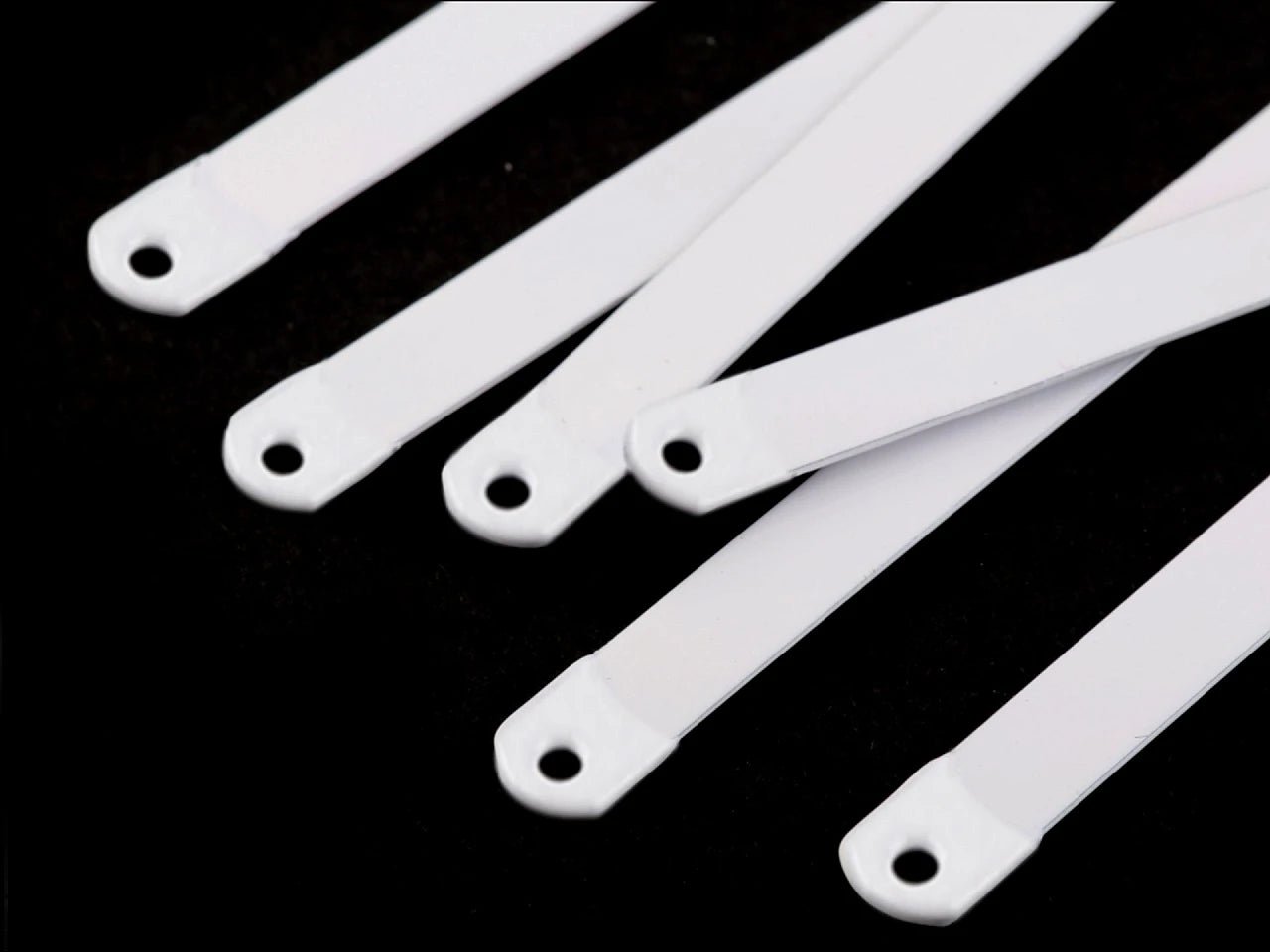 alt
Armatures de corset | baleines - plastique - 30 cm (lot de 2 pièces)
