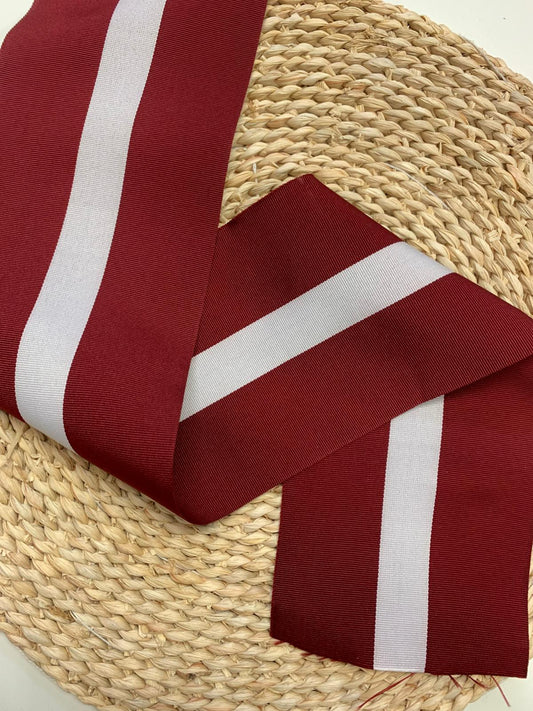 Image du ruban aux couleurs du drapeau letton 12 cm - LV – disponible chez Šarlotes audumi