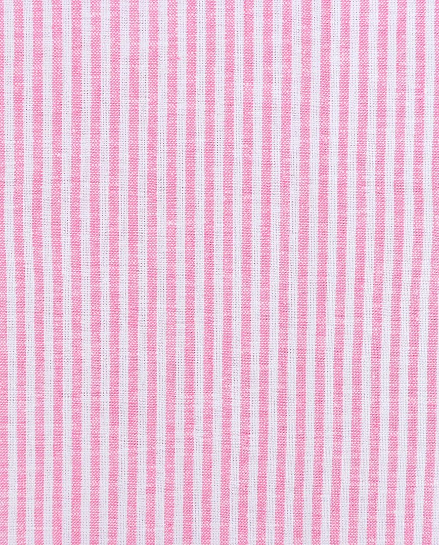 Image de Lina avec un tissu en coton à rayures roses, 155 g/m² – disponible chez Šarlotes audumi