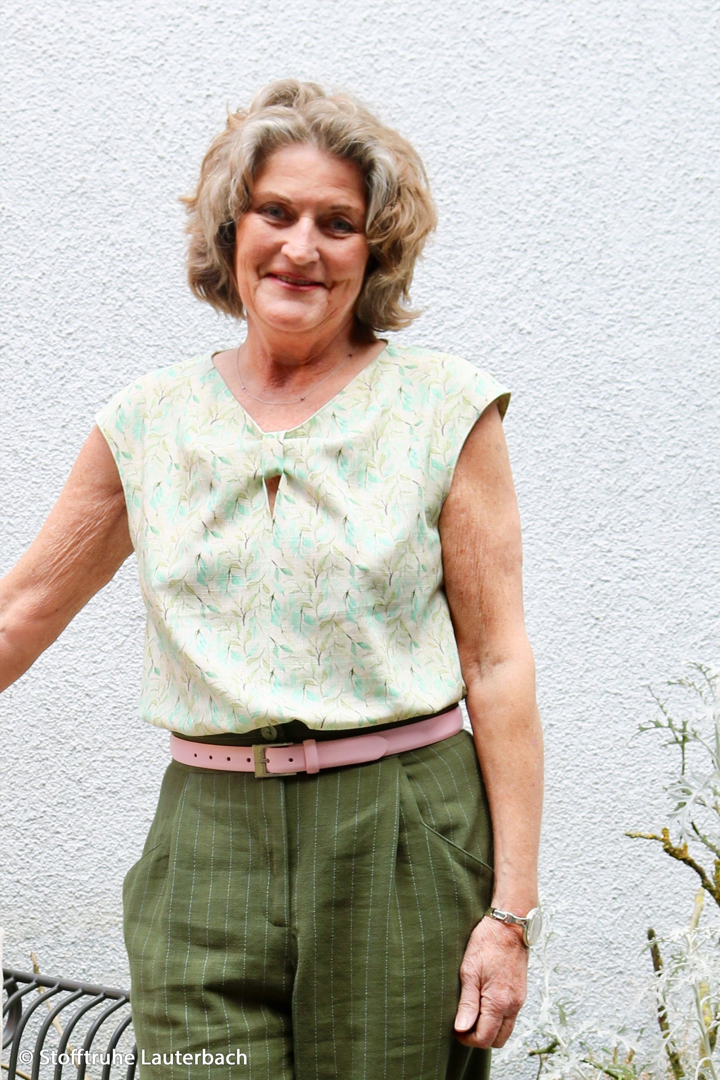 Lin avec viscose - rayures sur fond vert 200 g/m²