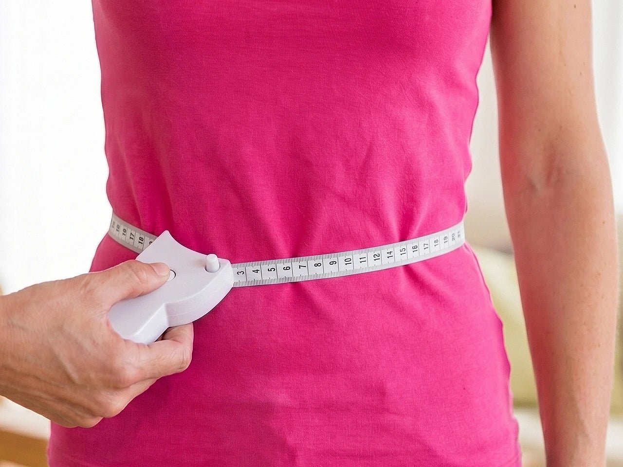 Kuva 150 cm:n mittanauhasta ympärysmitan mittaamiseen – saatavilla Šarlotes audumi