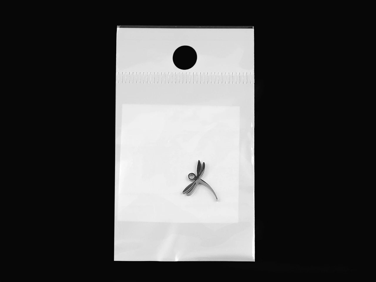 Image avec pendentif en métal – libellule | différentes teintes – disponible chez Šarlotes audumi