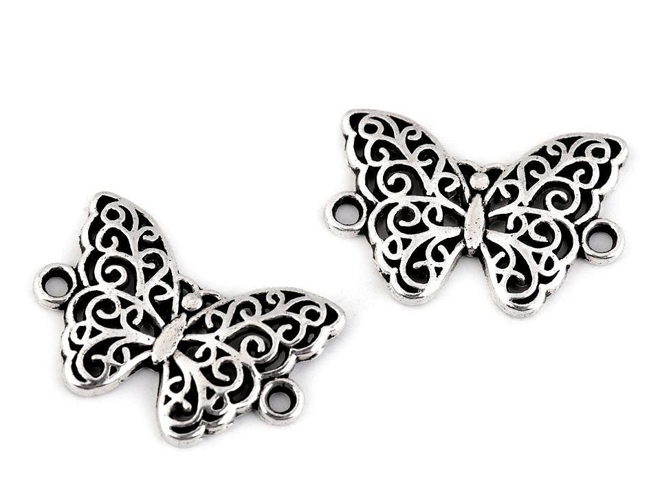 Image avec pendentif en métal – Papillon, Mandala, Cœur, Arbre de vie – disponible chez Šarlotes audumi