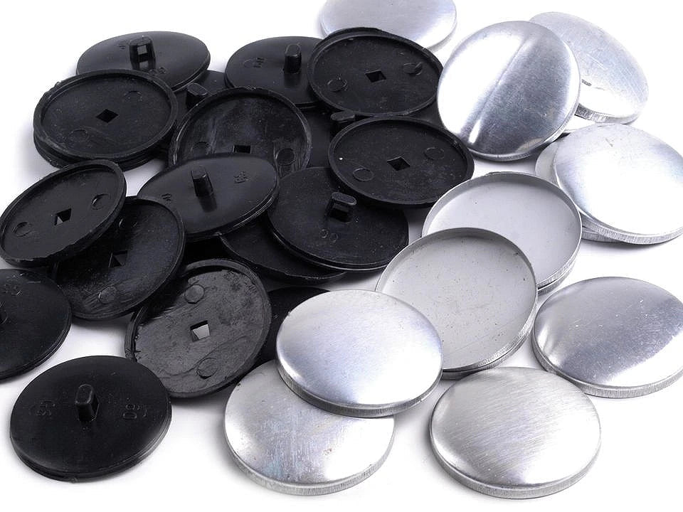 Kuva itse päällystettävästä metallinapista | 38 mm – saatavilla verkossa Šarlotes audumi