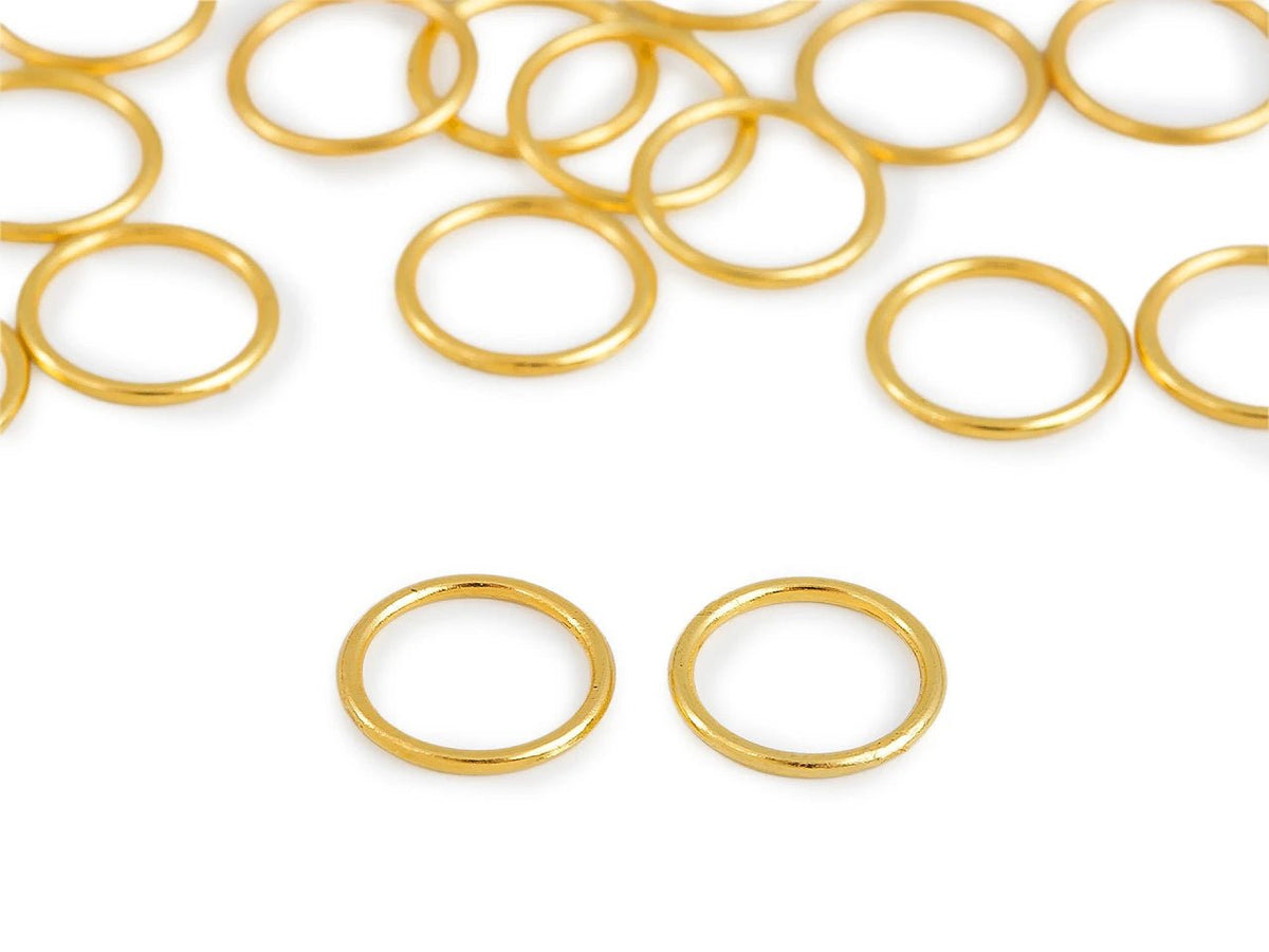 Kuva metallirenkaasta alusvaatteille ja olkaimille – Ø10 mm – saatavilla verkossa Šarlotes audumi