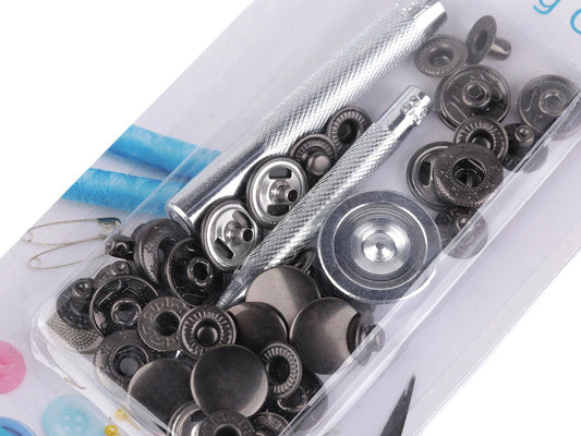 Image de boutons-pression en métal Ø15 mm avec outil manuel|en plusieurs coloris – disponible chez Šarlotes audumi