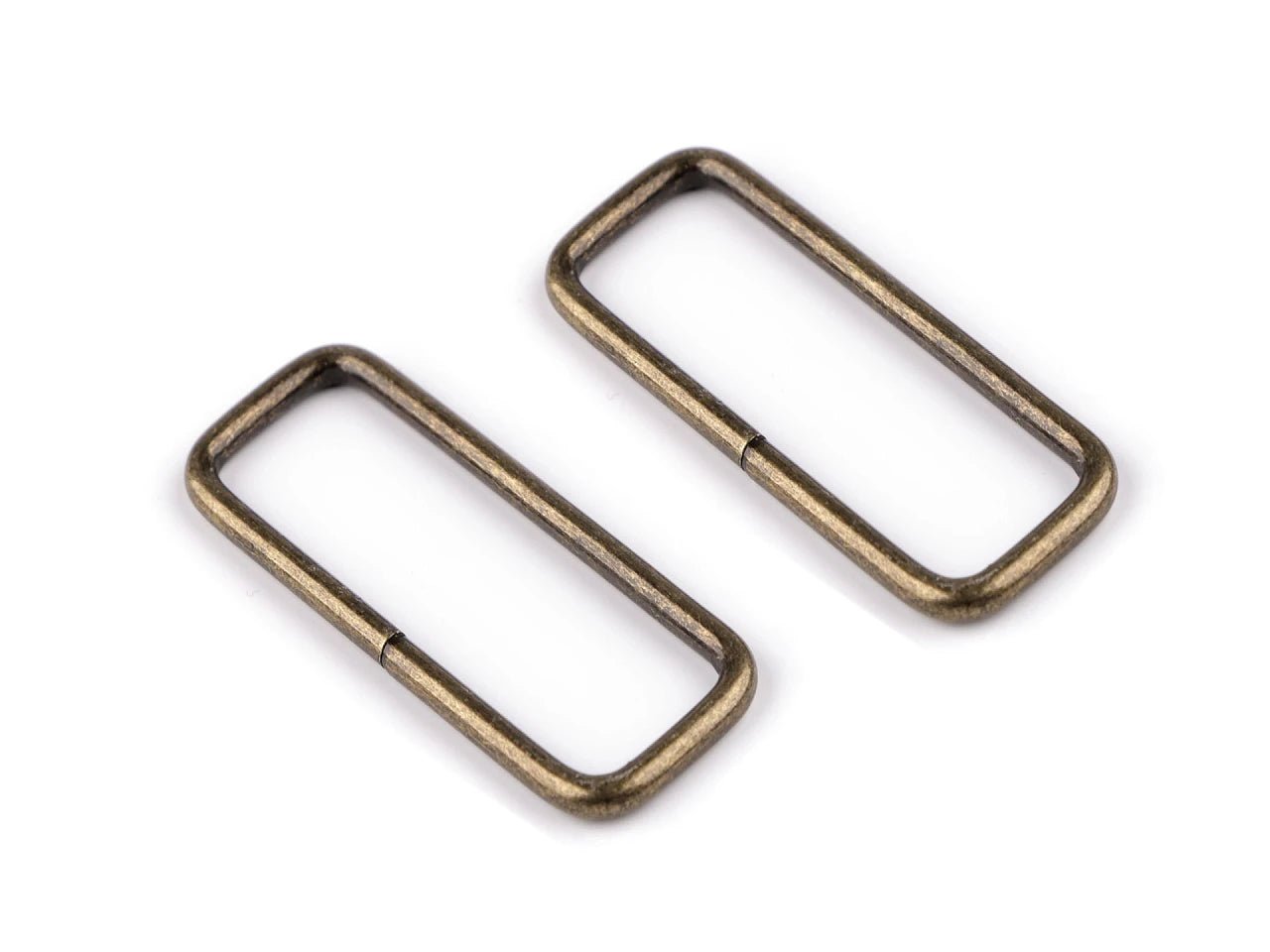 Image avec rectangle métallique 50 mm – quincaillerie pour sacs et sangles – disponible chez Tissus Charlotte