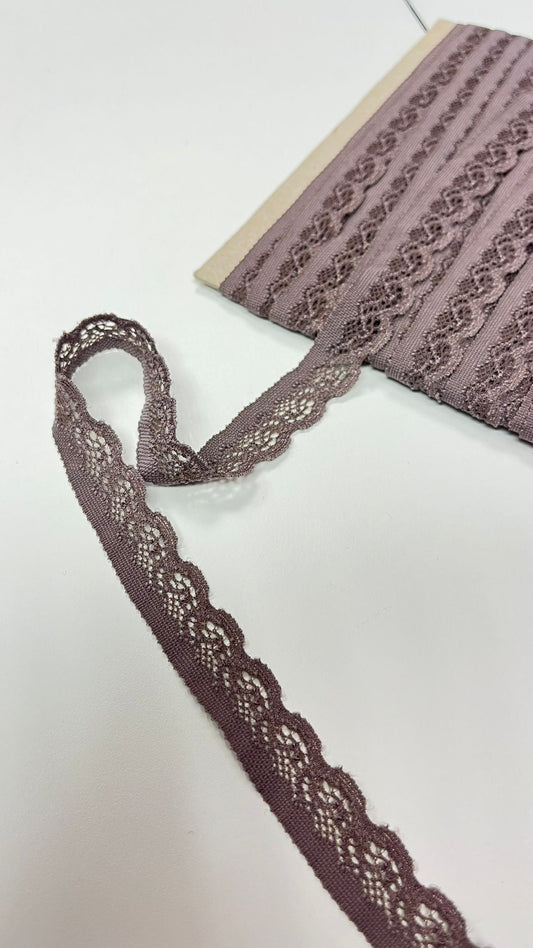 Image of 1.4 cm lace, gray-brown – available online at Charlotte Fabrics