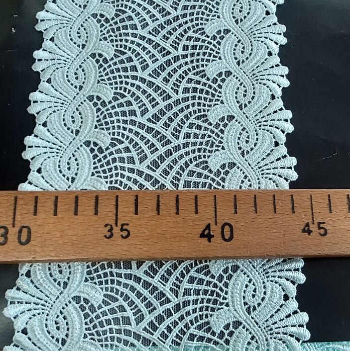 Kuva tuotteesta Mežģīne 15 cm-mint – saatavilla verkossa Šarlotes audumi