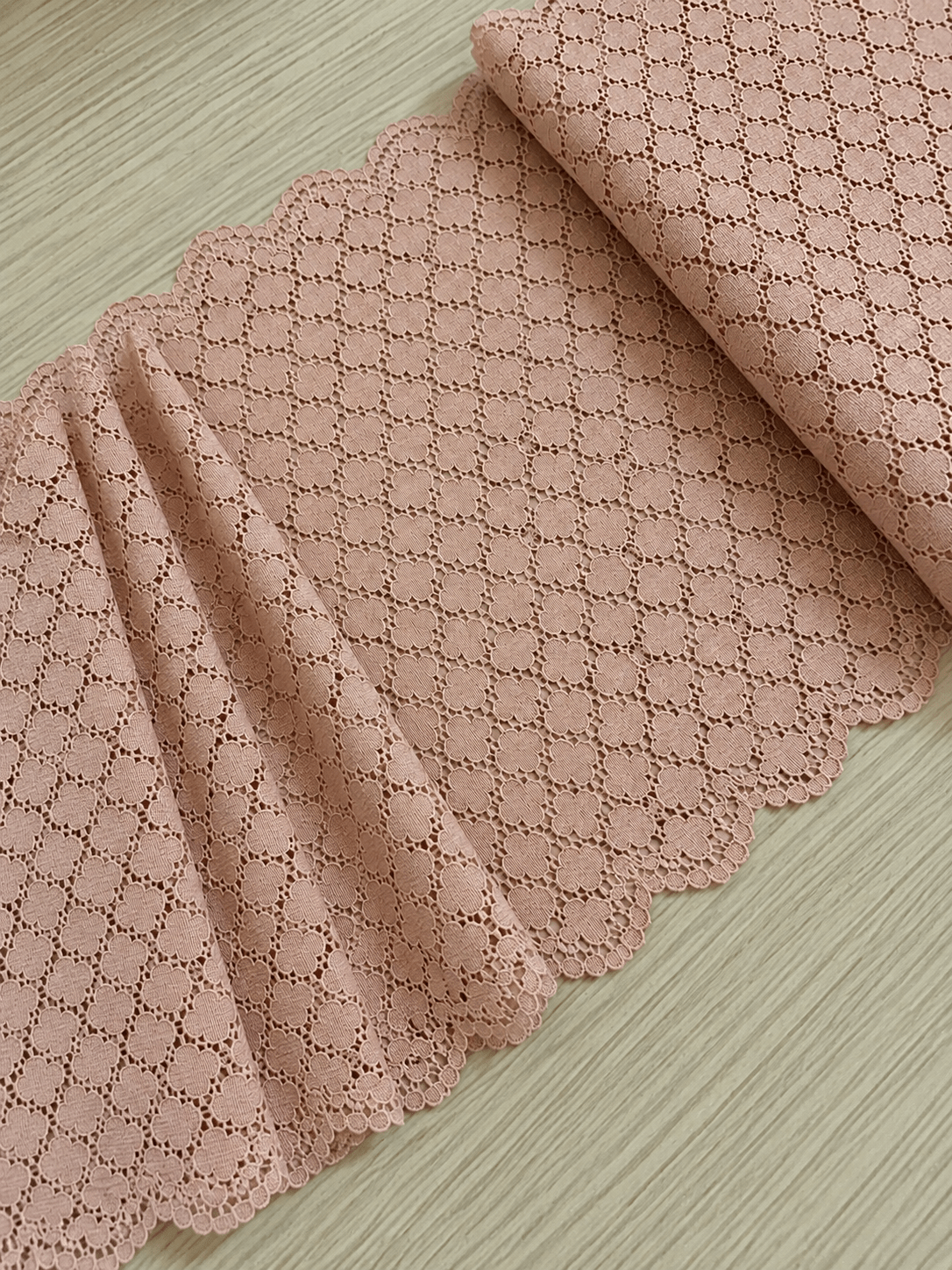 Image with 22 cm lace - beige pink – available at Šarlotes audumi