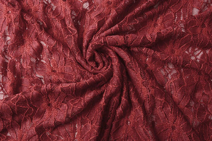 Image de tissu en dentelle bordeaux 120 g/m² – disponible chez Šarlotes audumi