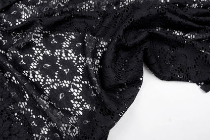 Image avec tissu en dentelle noir 115 g/m² – disponible chez Šarlotes audumi