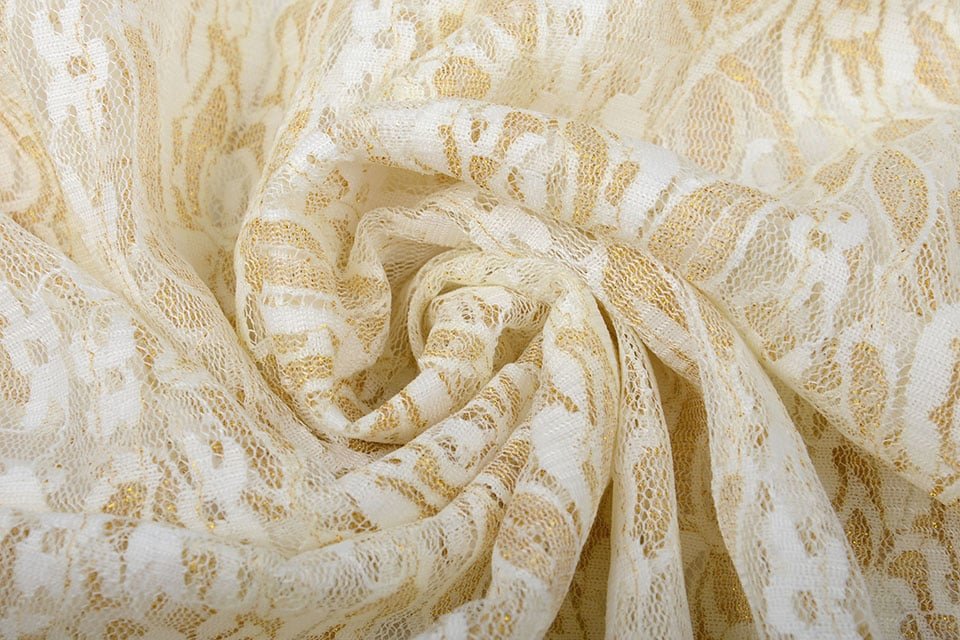Tissu de dentelle fin avec dorures - noir 90 g/m²
