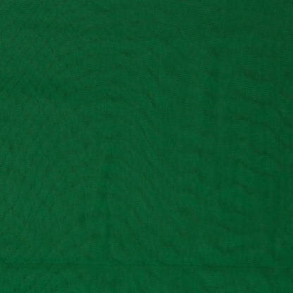 Image de tulle doux vert herbe 38 g/m² – disponible chez Šarlotes audumi