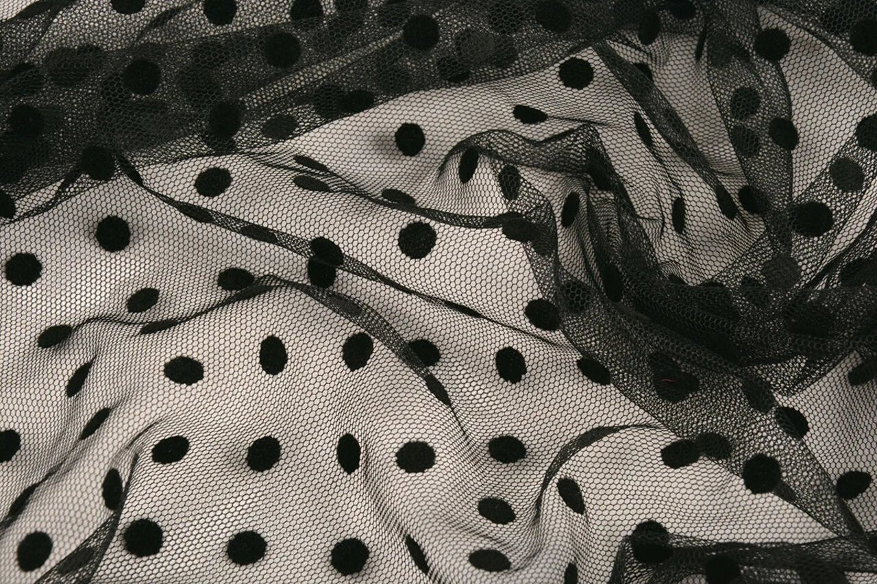 Image of black soft tulle with velvet dots – available online at Šarlotes audumi