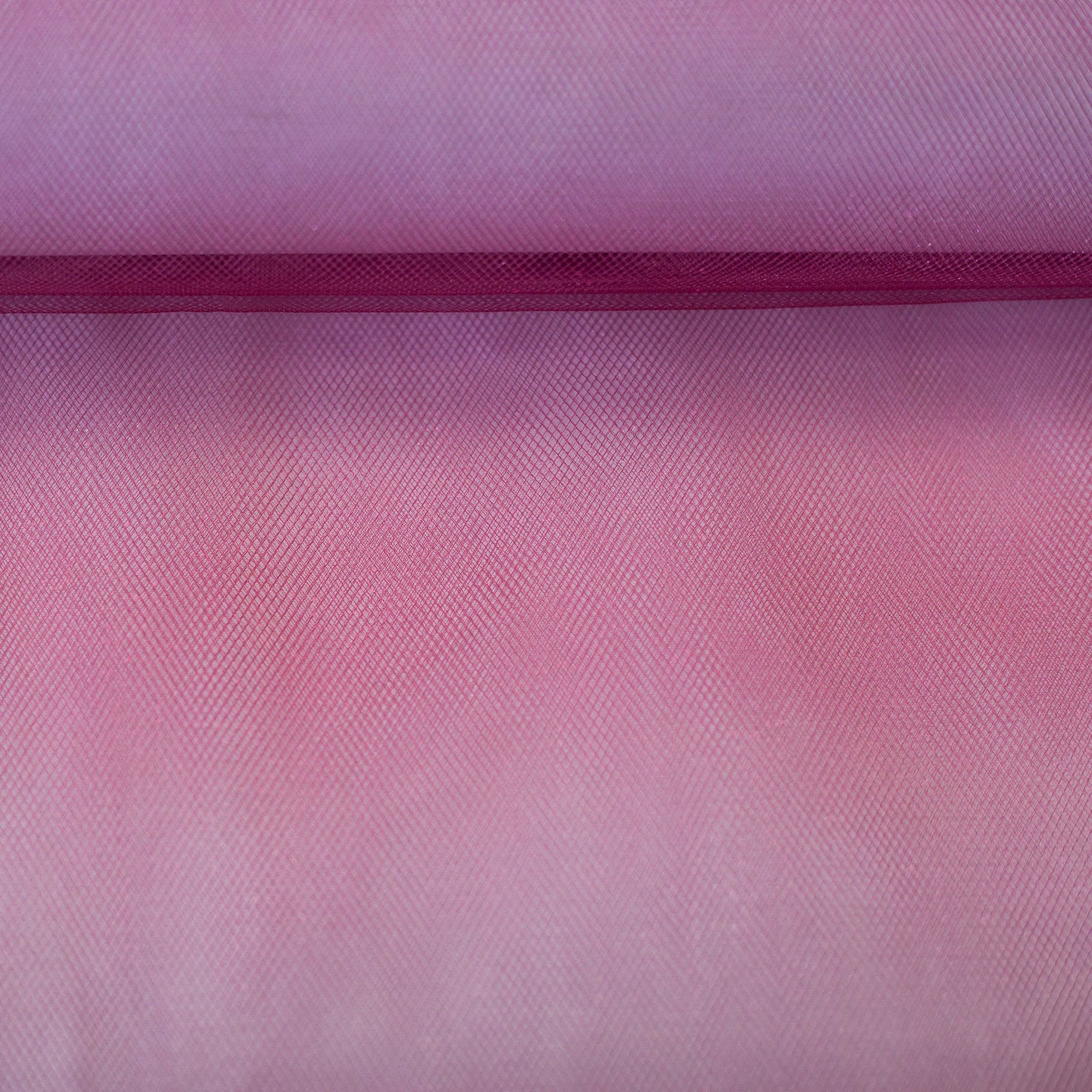 Image de tulle doux ombré fuchsia/rose 15 g/m² – disponible chez Šarlotes audumi