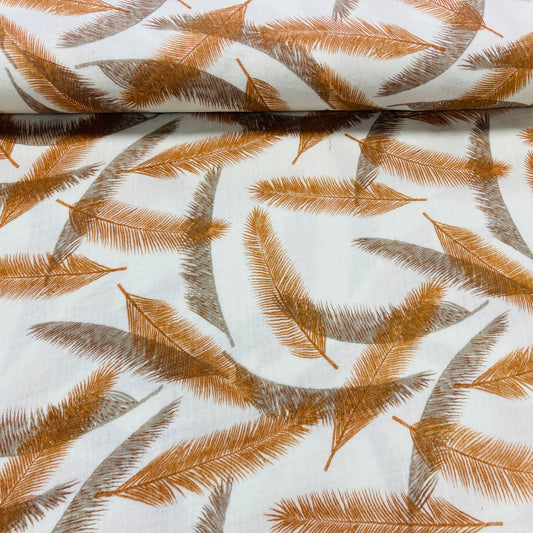 Image de mousseline - plumes orange et grises 140 g/m² – disponible chez Šarlotes audumi