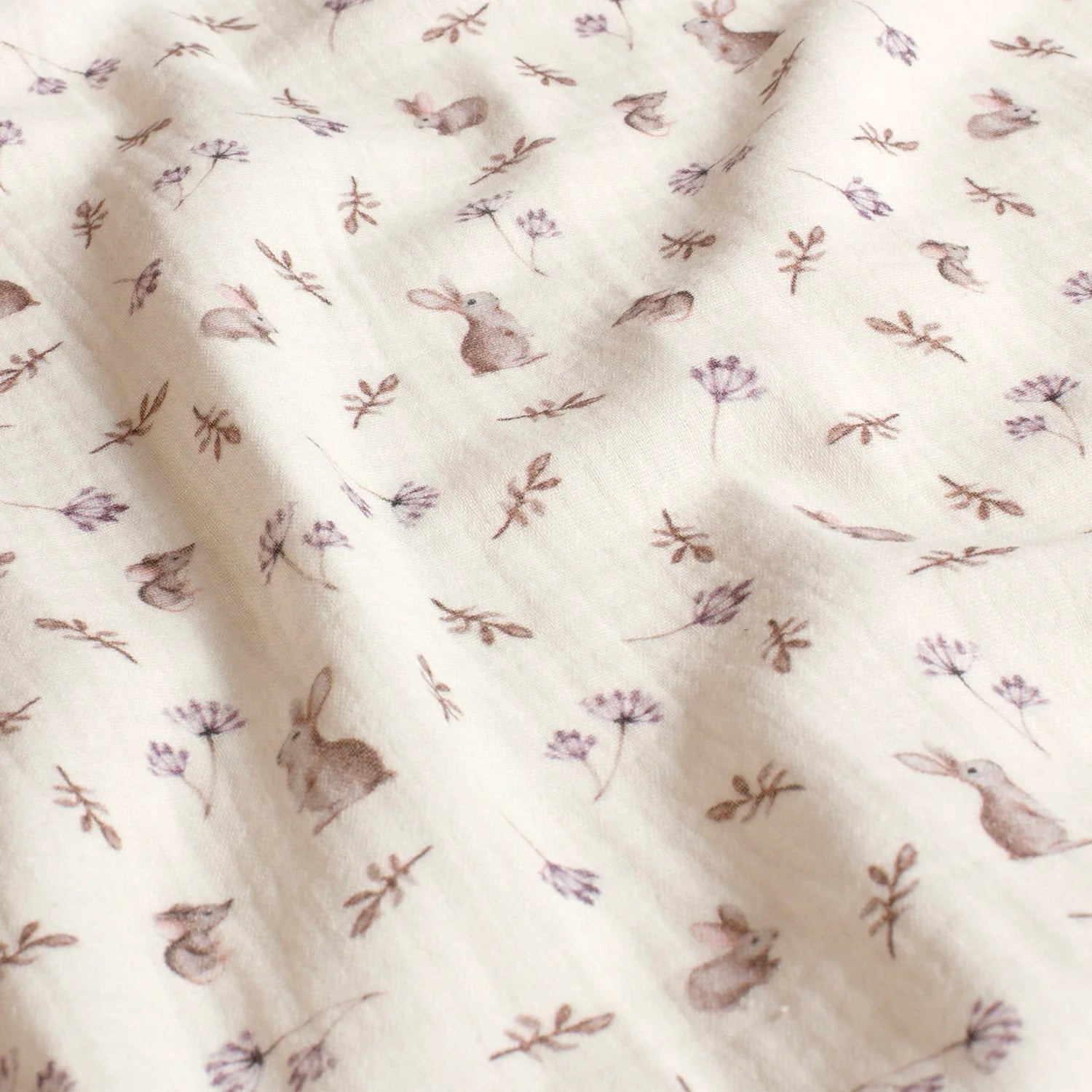 alt
Image with Muslin - bunnies and flowers on milk white 130 g/m² – available at Šarlotes audumi