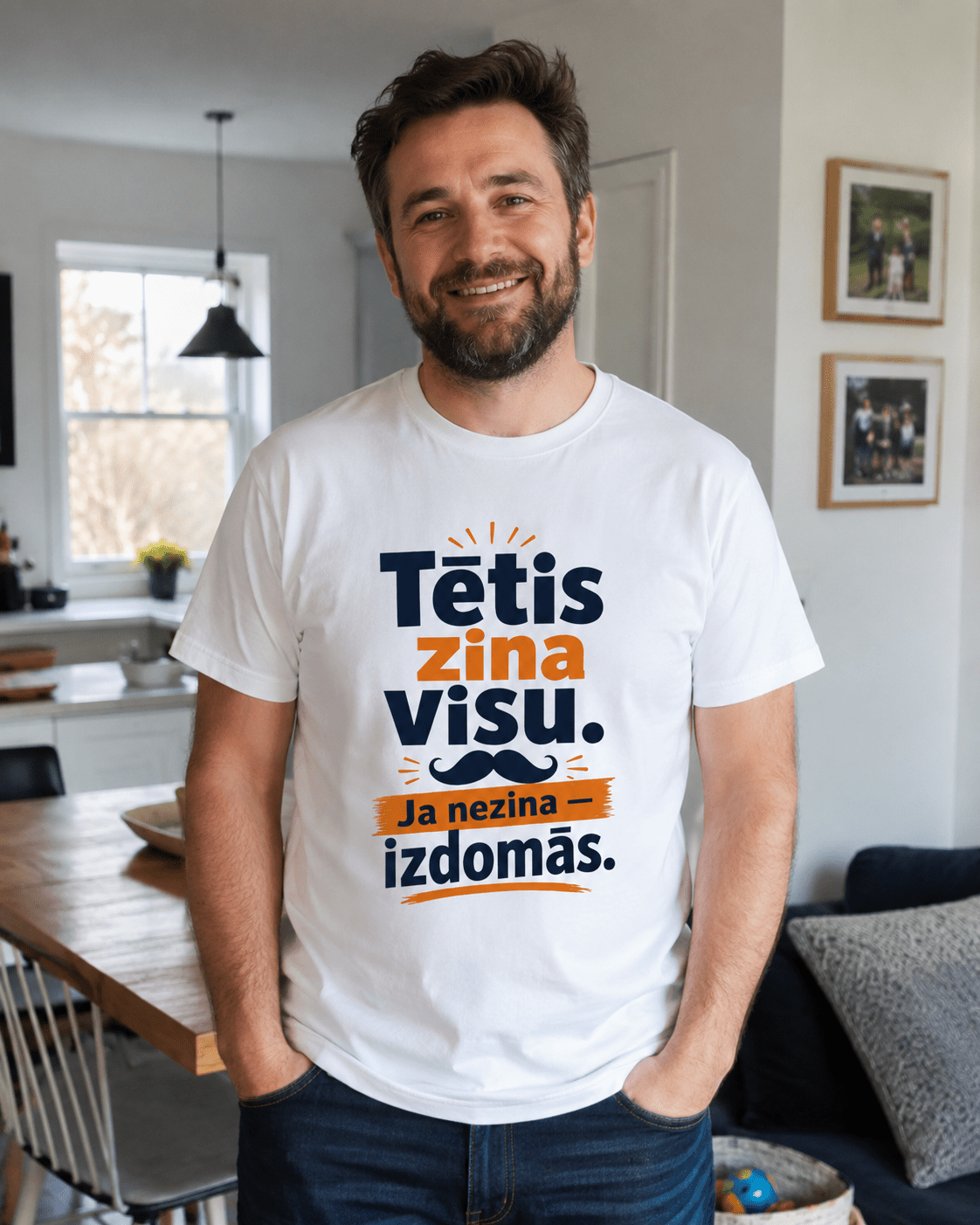 Kuva luomupuuvillainen T-paita "Isä tietää kaiken. Jos ei tiedä – hän keksii." – saatavilla verkossa Šarlotes audumi
