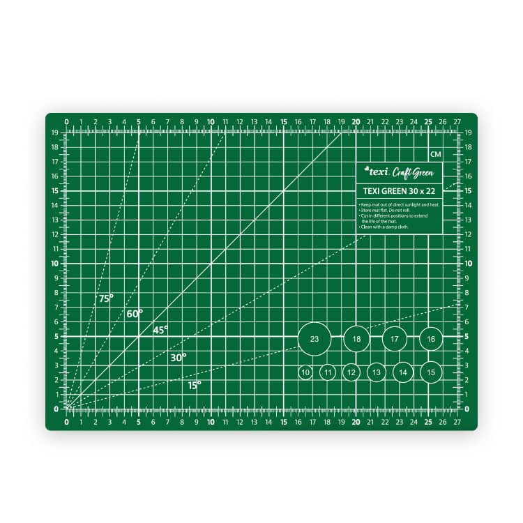 Image de planche à découper 30x22 cm - verte – disponible chez Šarlotes audumi