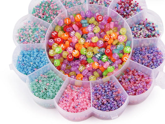 alt
Image of a bead set in a flower-shaped box with nylon thread – available at Šarlotes audumi