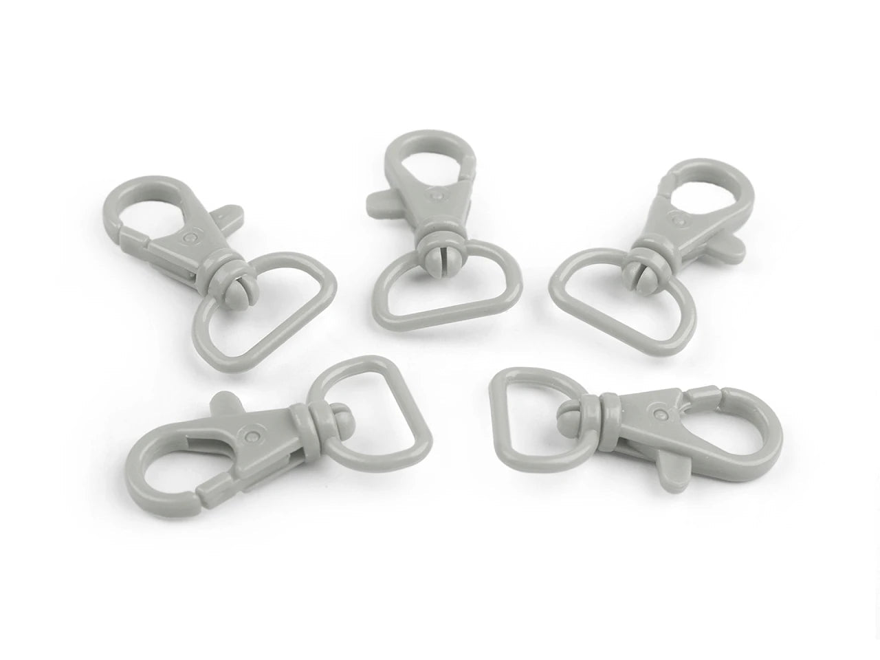 Image avec mousquetons en plastique à mécanisme pivotant – 17 mm, 5 pièces | tons assortis – disponible chez Šarlotes audumi