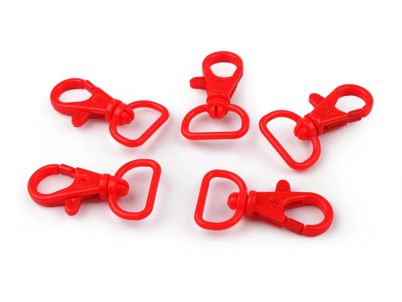 Image avec mousquetons en plastique à mécanisme pivotant – 17 mm, lot de 5 | tons variés – disponible chez Šarlotes audumi