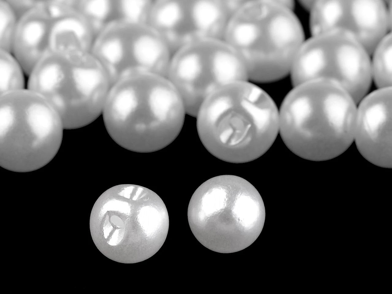 Attēls ar Plastmasas pogas, pērlīte Ø8 mm| dažadu toņu – pieejams Šarlotes audumi
