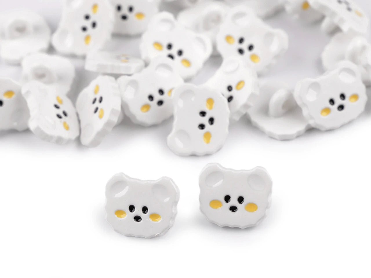 alt
Image of a 15 mm button on a shank, cats | available in different shades – Charlote fabrics