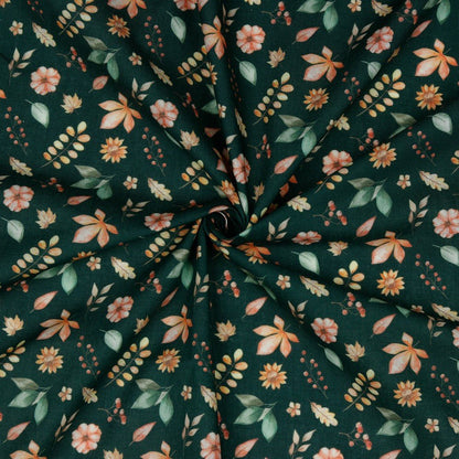 Premium 100% Baumwollstoff – Blätter und Blumen auf dunkelgrünem Hintergrund 105 g/m²