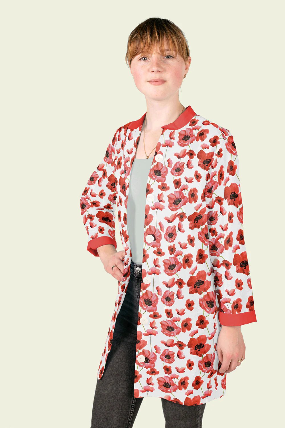 Premium 100% Baumwollstoff mit Mohnblumen auf weißem Hintergrund 110 g/m²