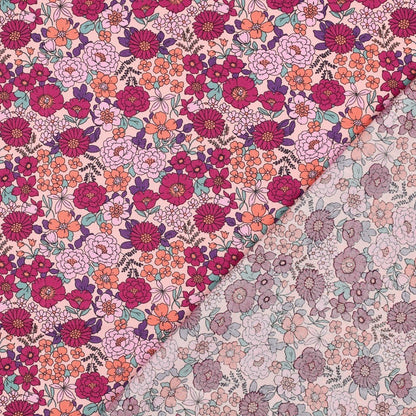 Premium 100% cotton fabric with pink floral pattern, 110 g/m² – available at Šarlotes audumi