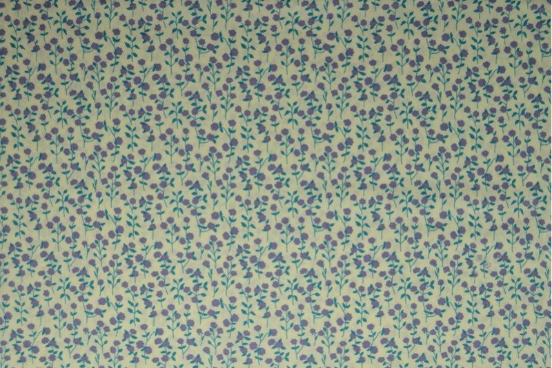 Tissu premium 100 % coton - motif floral lilas délicat 110 g/m²