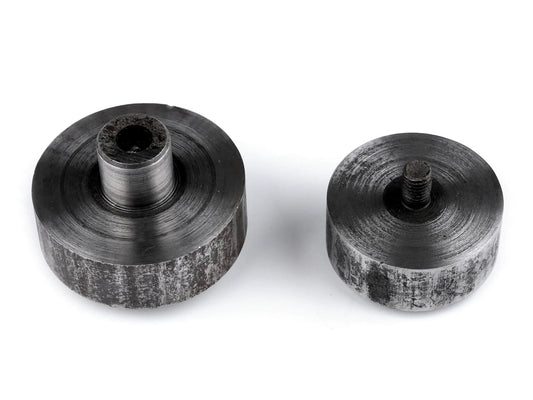 alt
Image of a press attachment for eyelets, grommets Ø35 mm – available at Šarlotes audumi