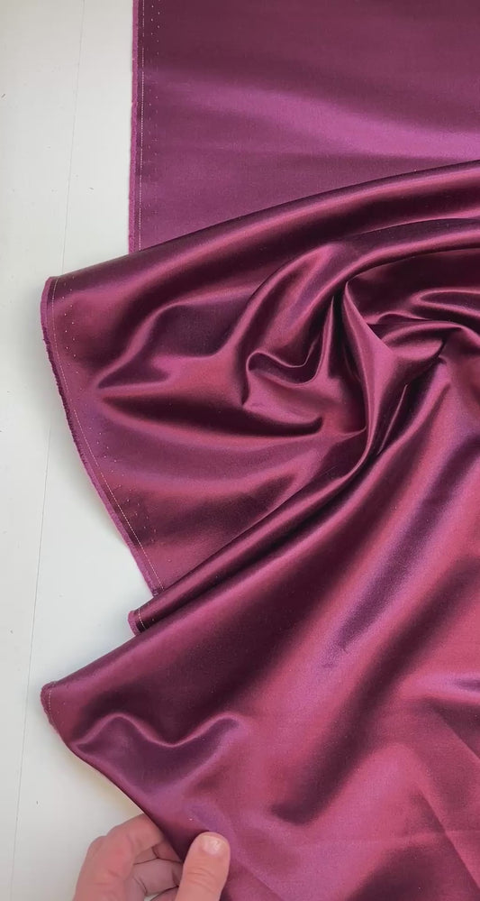 italian silkkipuuvillasatiinikangas tumman purppuran sävyssä – 195 g/m²