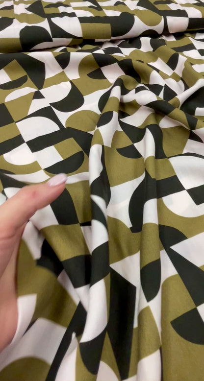 Tissu 100 % viscose-kaki, motif noir et blanc 125 g/m²
