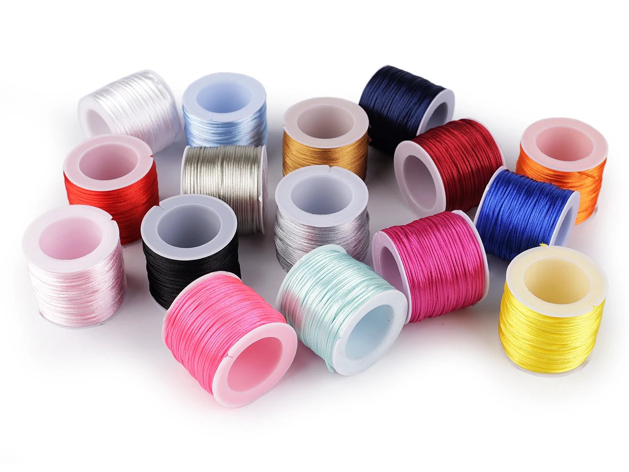 Image avec cordon satin Ø1 mm (rouleau de 30 m) | différentes teintes – disponible chez Šarlotes audumi